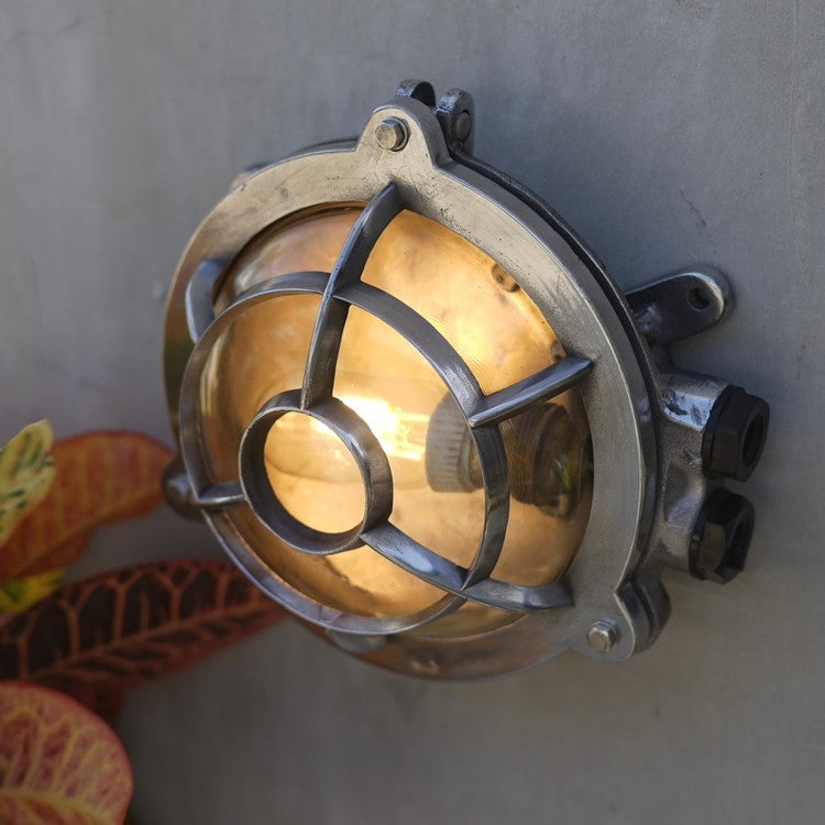 Shield type old wall lamp