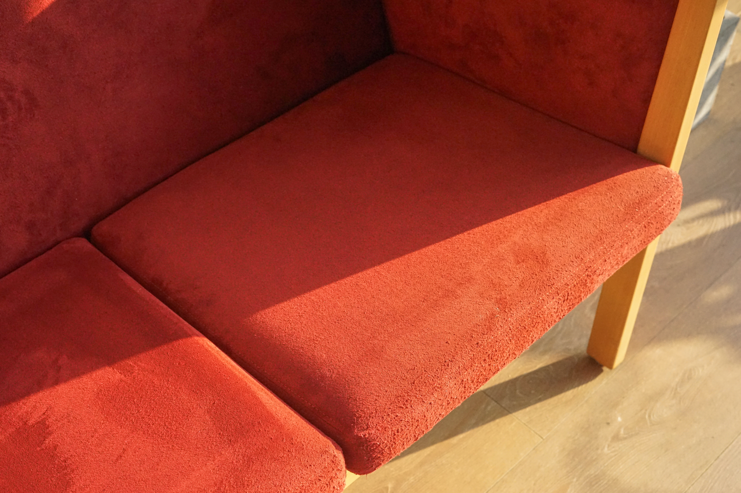 Hans J. Wegner GE285 紅色三人座沙發