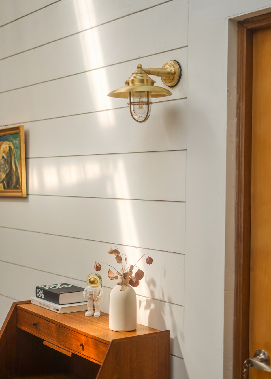 Brass bamboo hat wall lamp