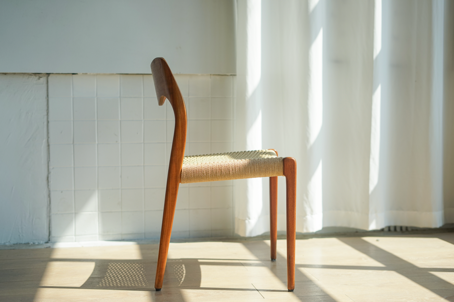 JL Møller Model-71 柚木 紙纖 餐椅