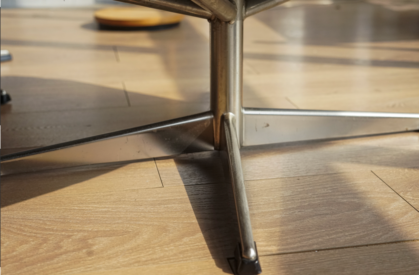 丹麥 純黑皮革 經典 旋轉扶手休閒椅(含腳凳)