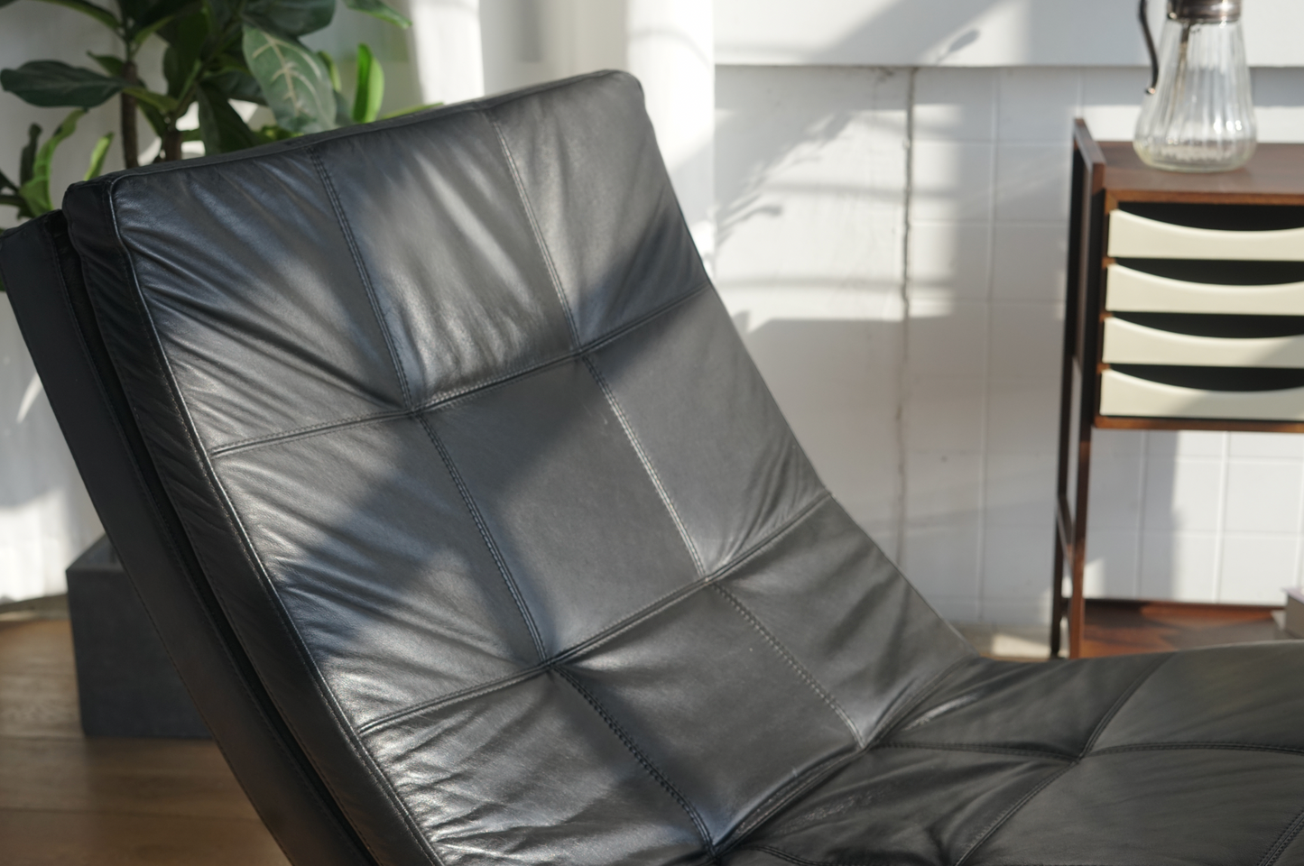 丹麥 純黑 皮革躺椅