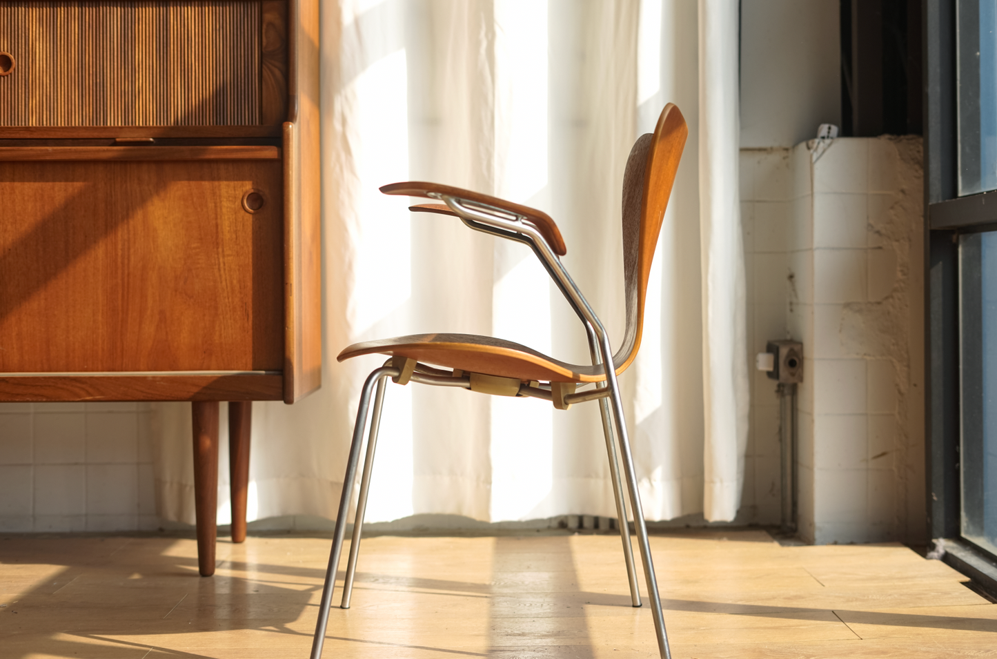 Arne Jacobsen Model 3207 柚木 扶手椅