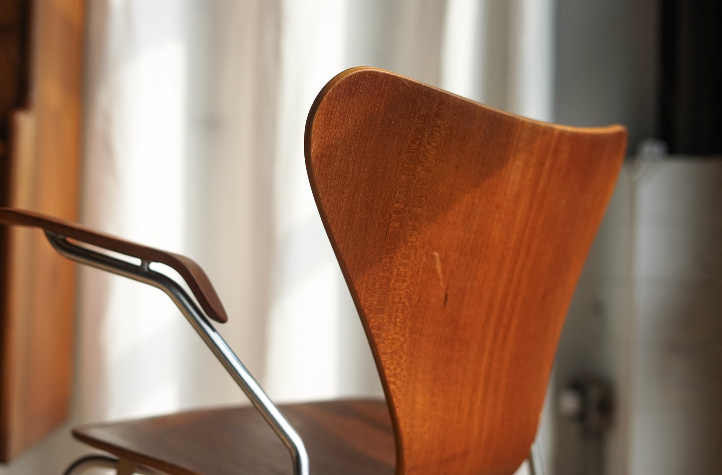 Arne Jacobsen Model 3207 柚木 扶手椅