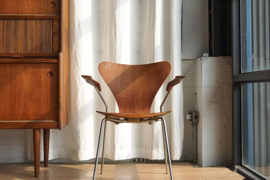 Arne Jacobsen Model 3207 柚木 扶手椅
