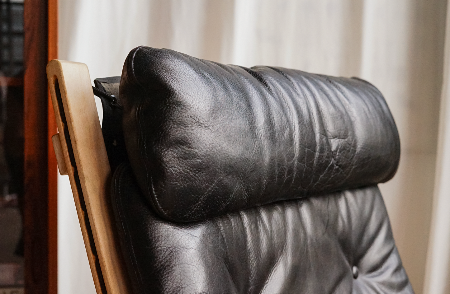 Siesta 黑色皮革 高背扶手休閒椅