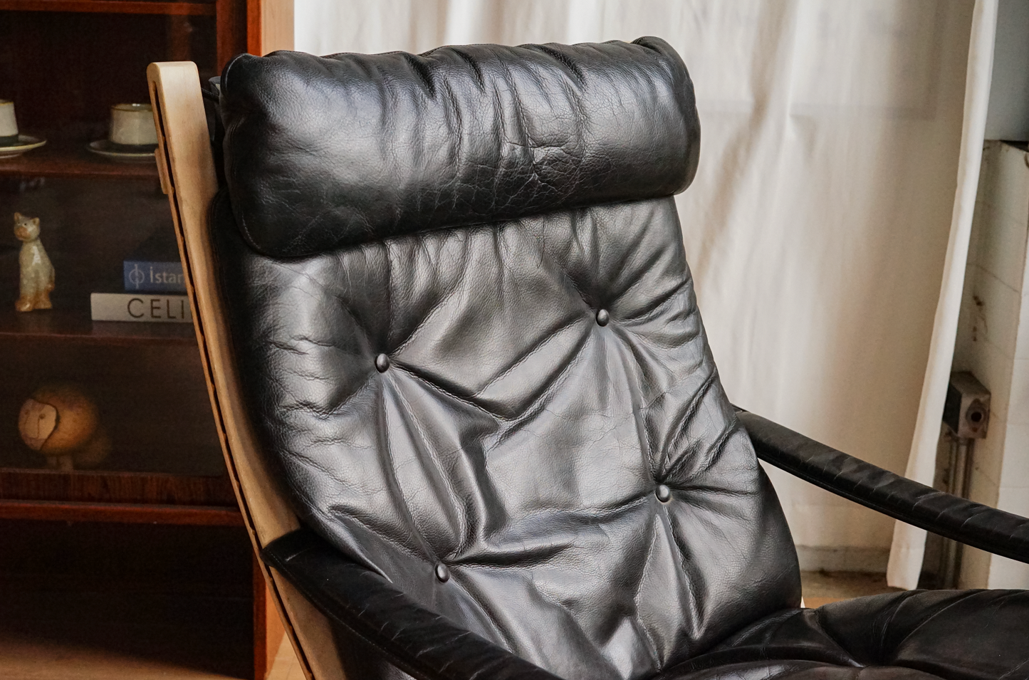 Siesta 黑色皮革 高背扶手休閒椅