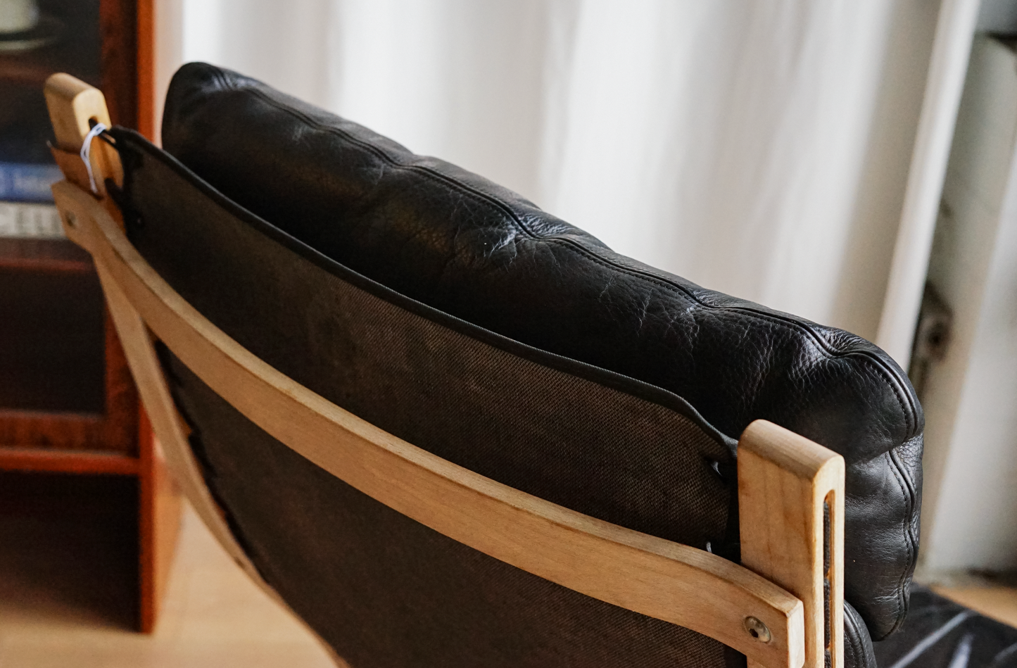 Siesta 黑色皮革 高背扶手休閒椅