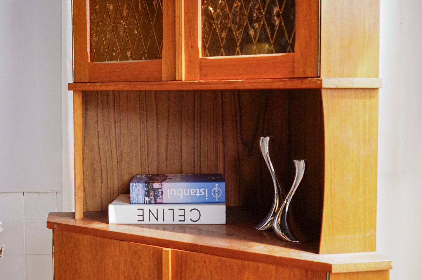 丹麥 柚木 對開玻璃 轉角展示櫃