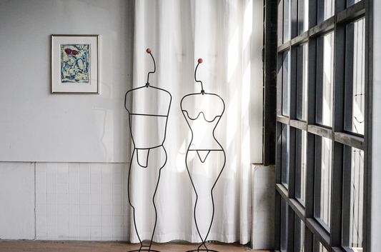 Häpen Wire Steel Valet  人形 衣帽架