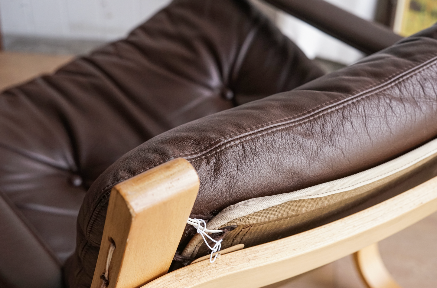 Siesta 深棕 低背扶手休閒椅