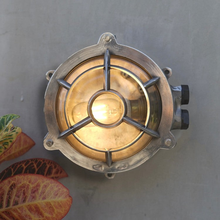 Shield type old wall lamp