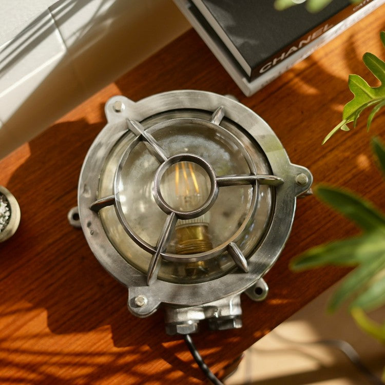 Shield type old wall lamp