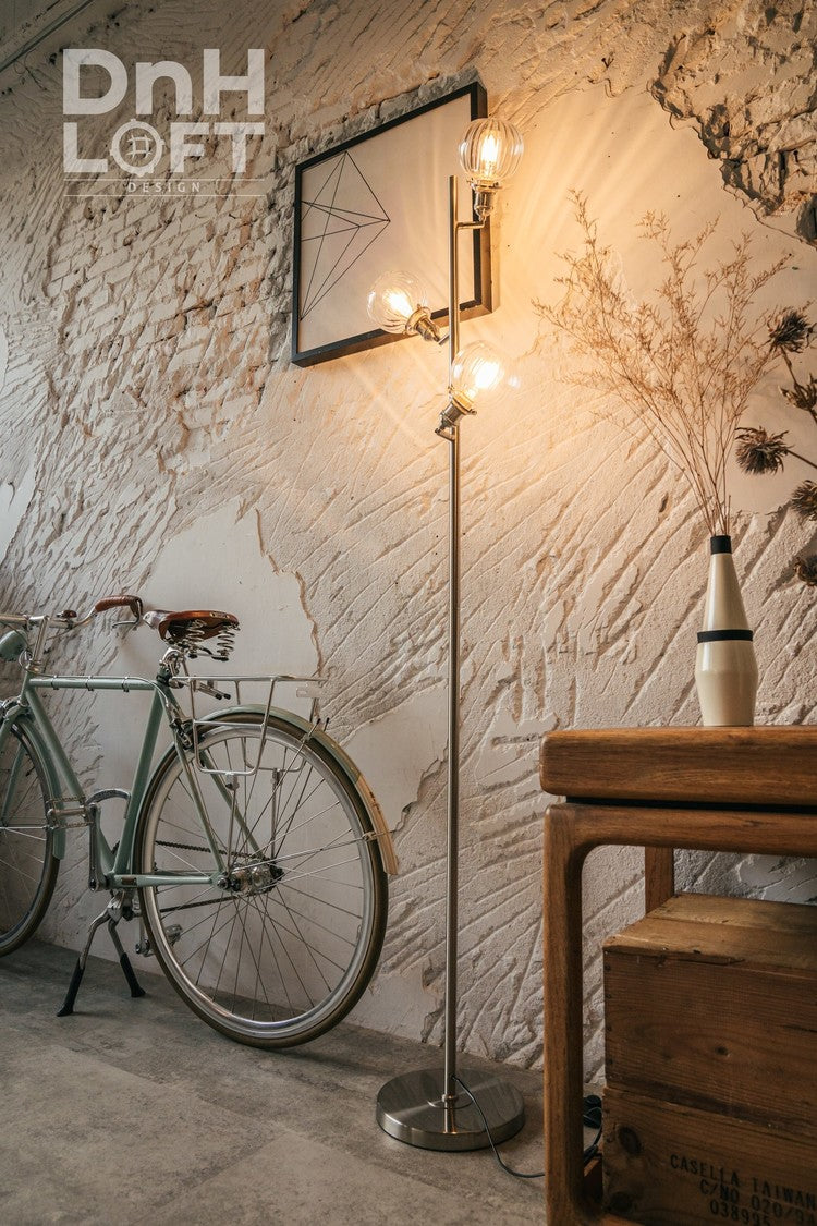 Neoclassical standing lamp