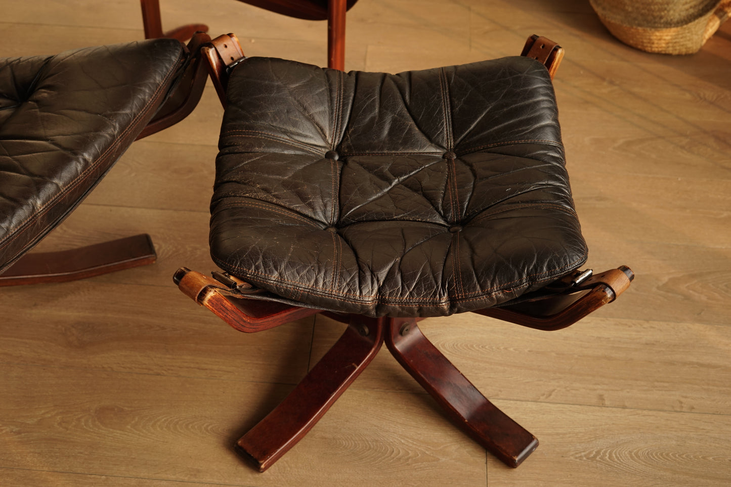 丹麥 Superstar 低背 休閒椅 (附腳蹬)