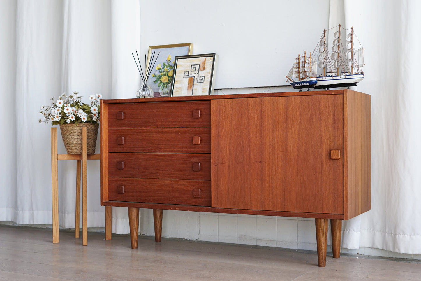 Domino Møbler 柚木 方形把手 收納櫃