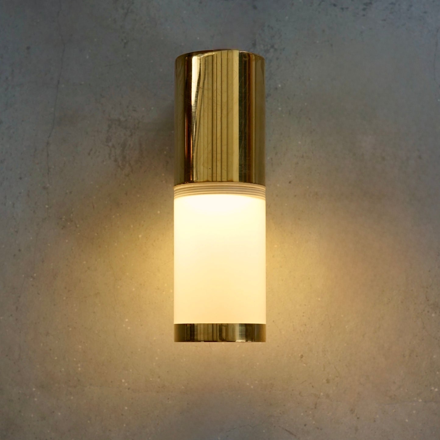 Elegant Brass Wall Washer