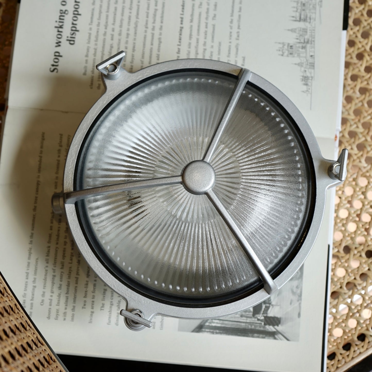 Brass round mesh wall light-02