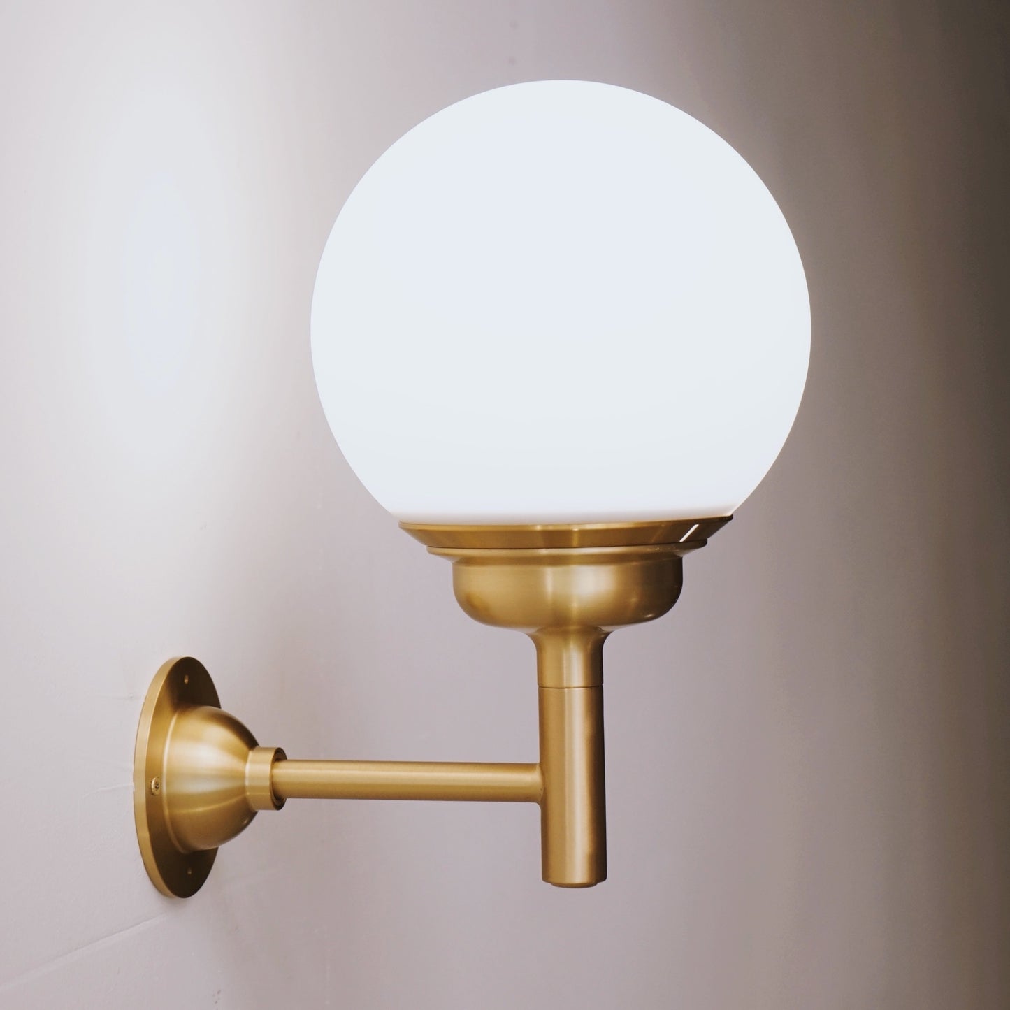 BALL Brass Right Angle Wall Lamp