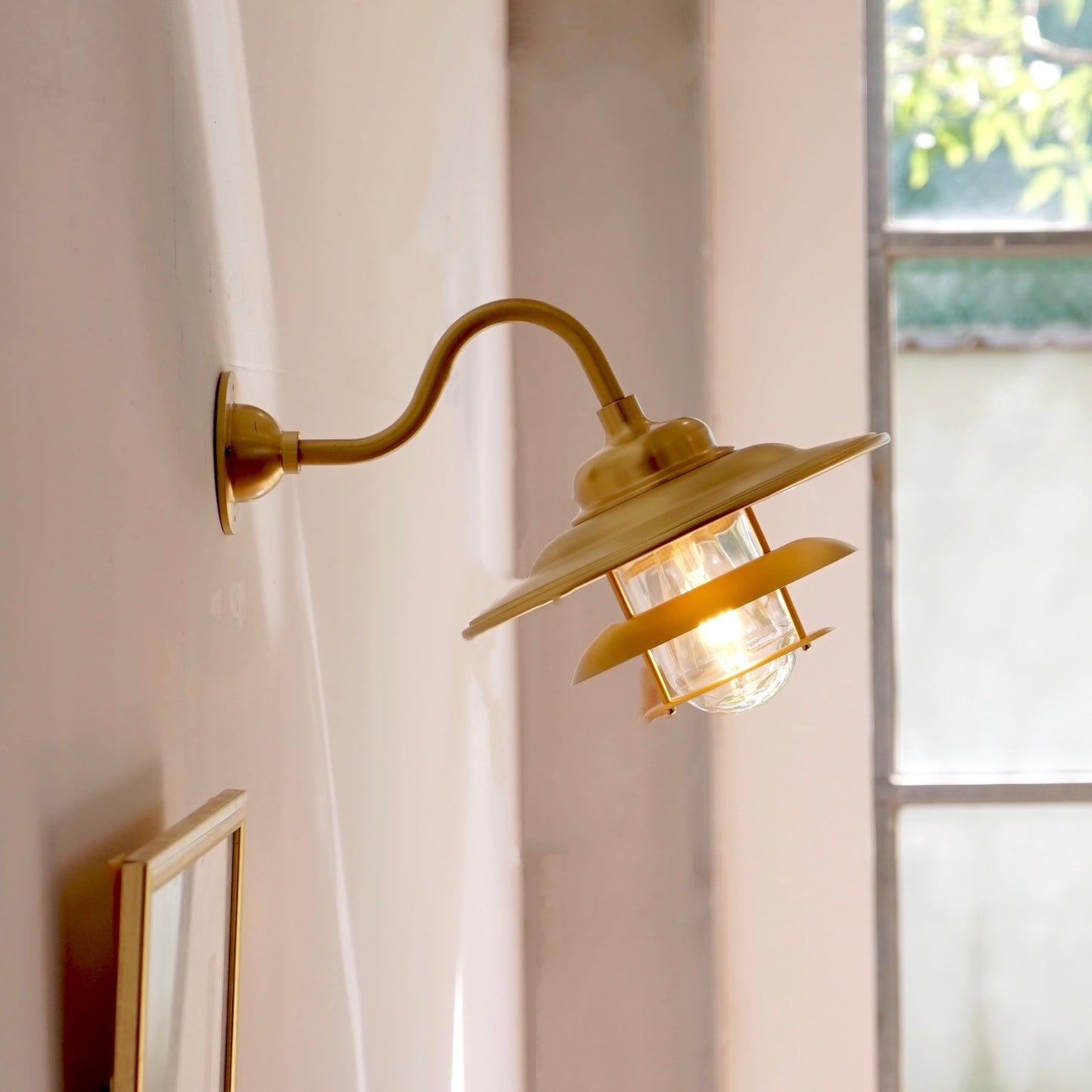 Lumina brass gradient wall light