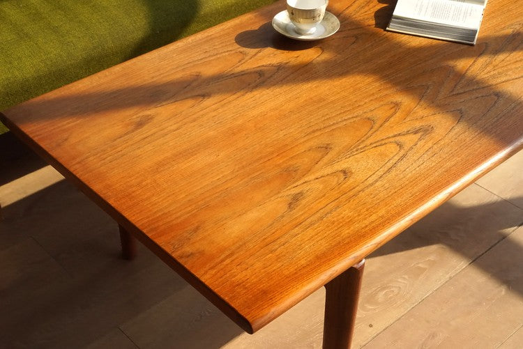 Hans J. Wegner GE15 Coffee Table