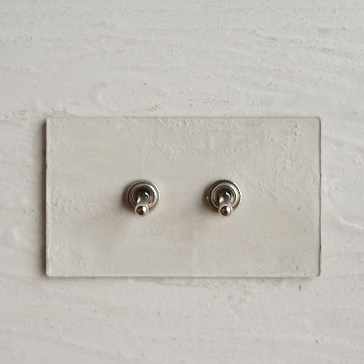 Traceless panel
