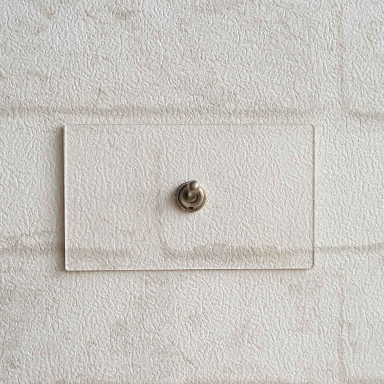 Traceless panel