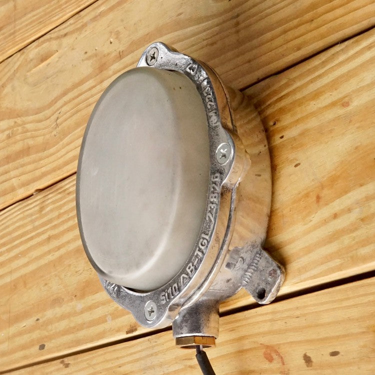 Russian old parts-small explosion-proof wall lamp-01