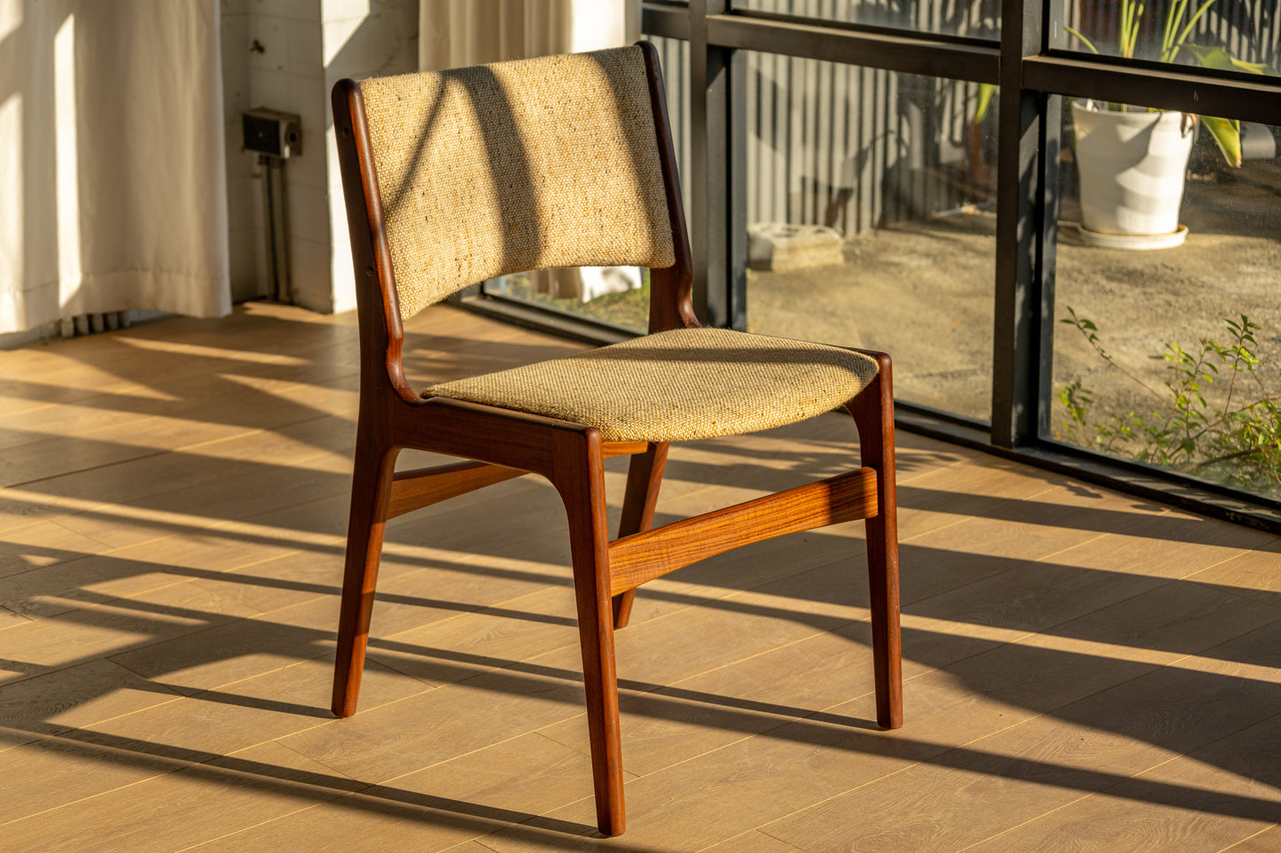 Erik Buch Model 89 玫瑰木餐椅 OLDANMARK