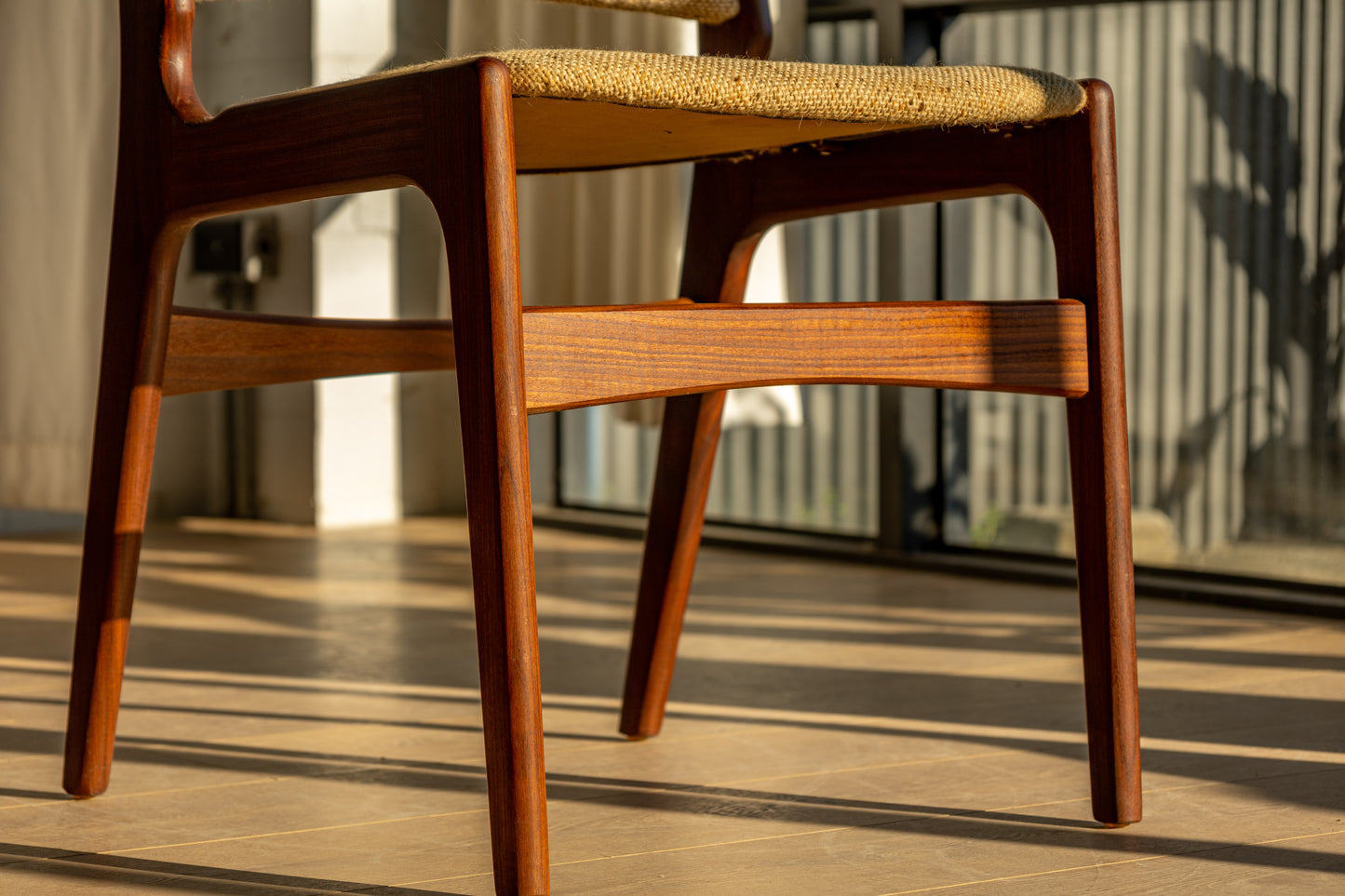 Erik Buch Model 89 玫瑰木餐椅 OLDANMARK
