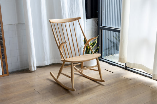 Illum Wikkelsø IW-3 經典搖椅-山毛櫸 OLDANMARK