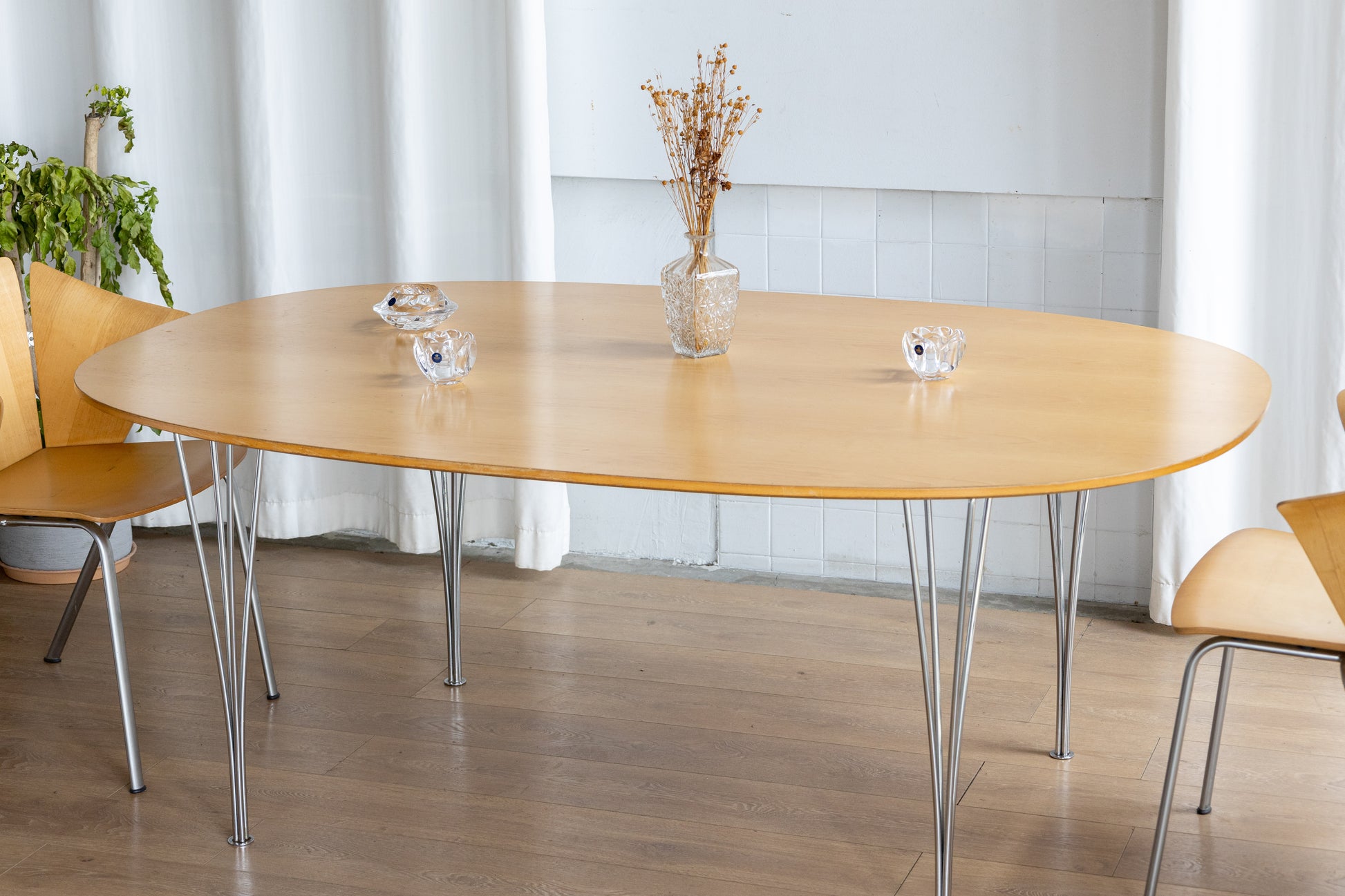 Piet Hein & Bruno Mathsson｜Fritz Hansen 超橢圓餐桌 OLDANMARK