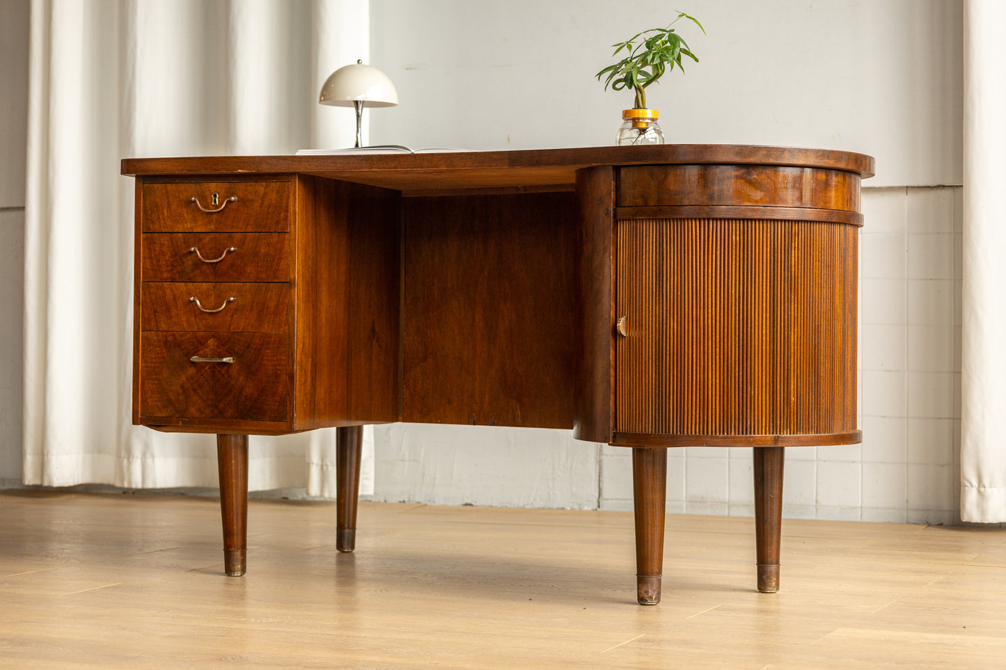Kai Kristiansen Model 54 桃花心木腎形書桌 OLDANMARK