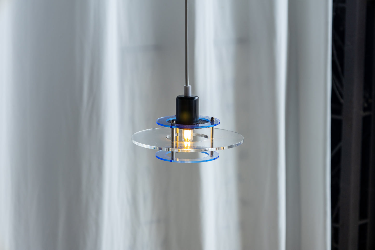 Design Light A/S｜Space Age 壓克力吊燈 OLDANMARK