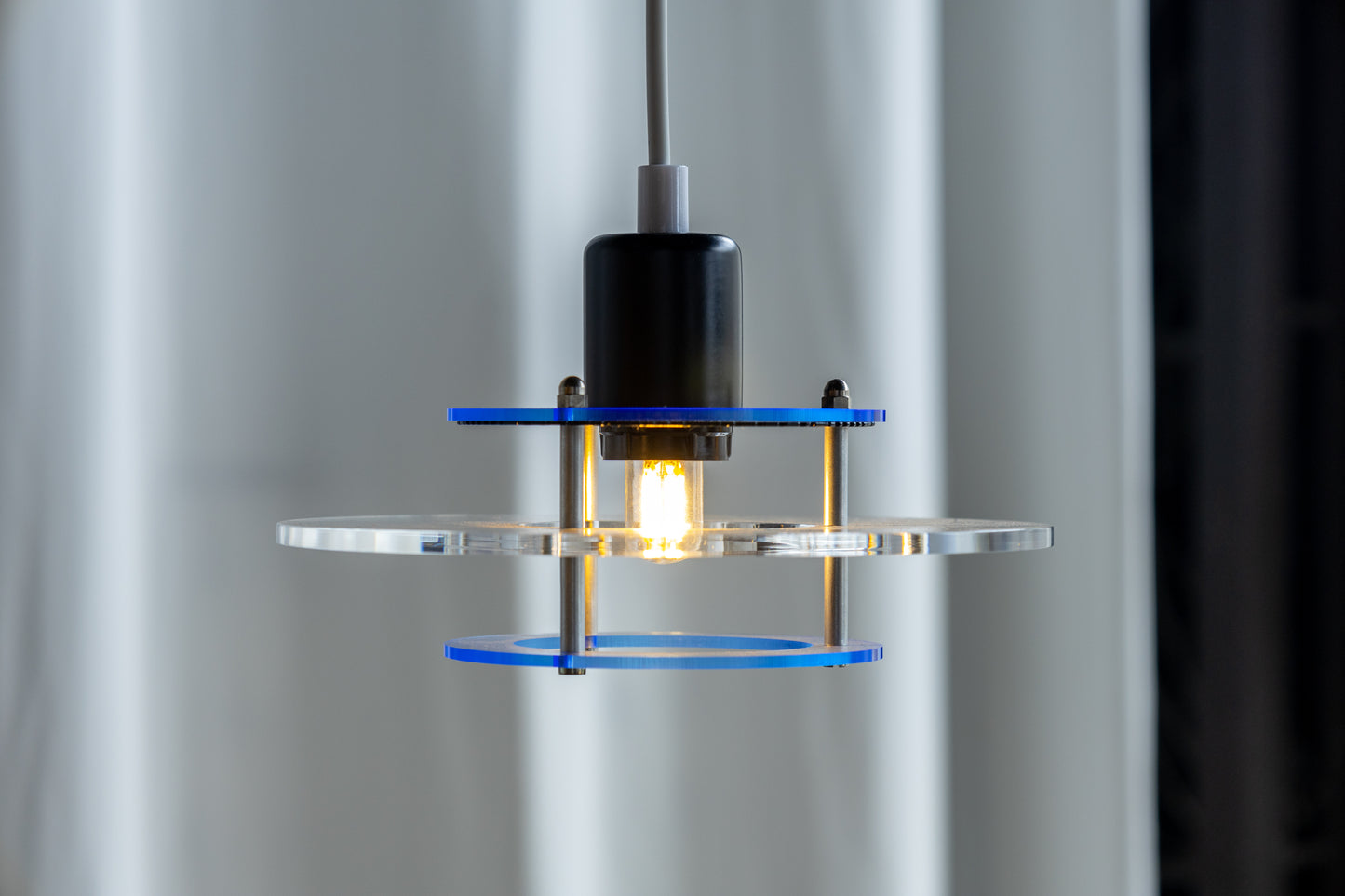 Design Light A/S｜Space Age 壓克力吊燈 OLDANMARK