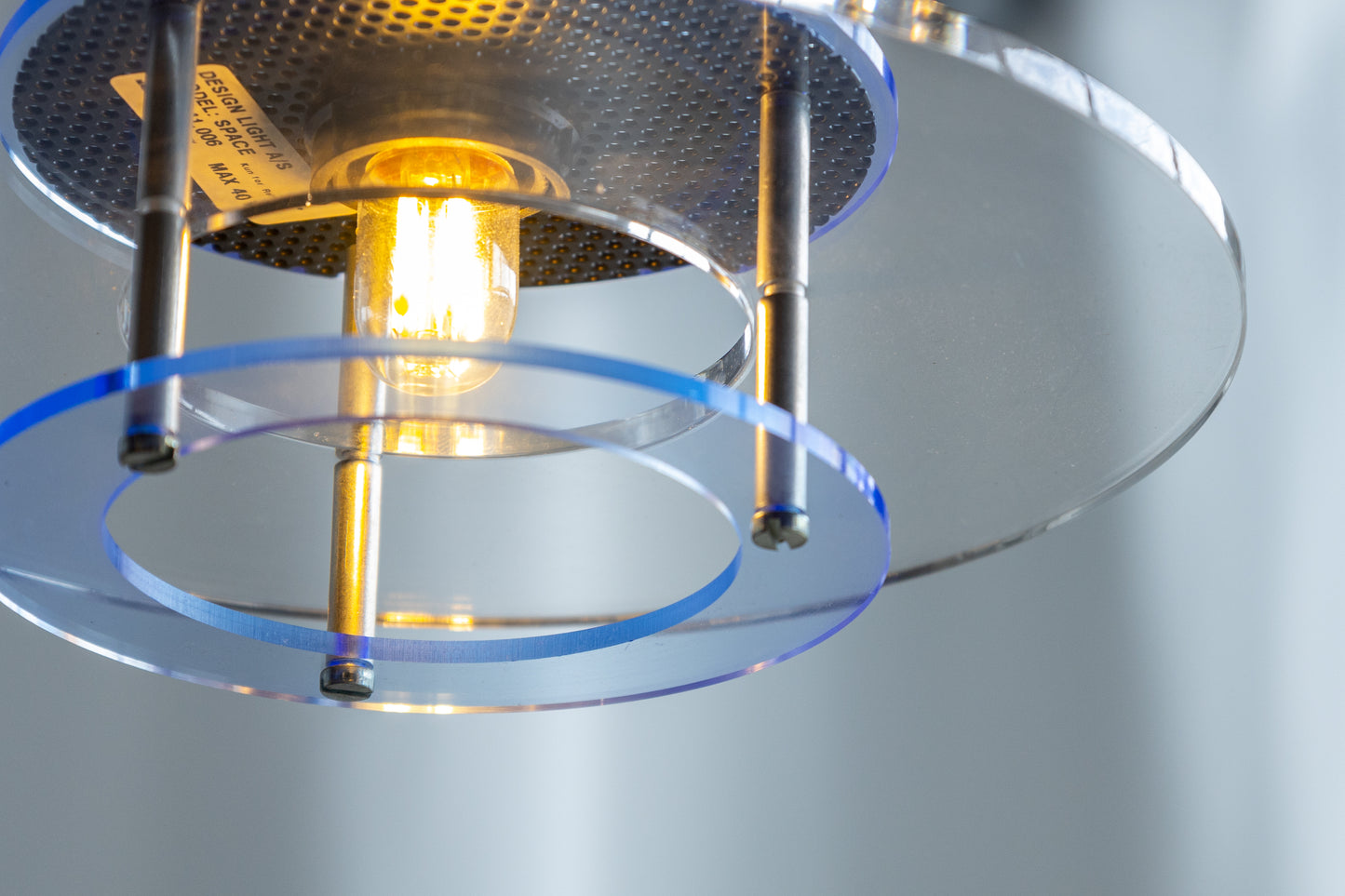 Design Light A/S｜Space Age 壓克力吊燈 OLDANMARK