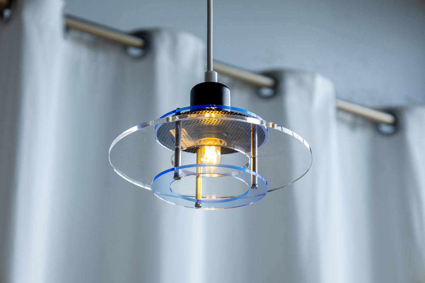 Design Light A/S｜Space Age 壓克力吊燈 OLDANMARK