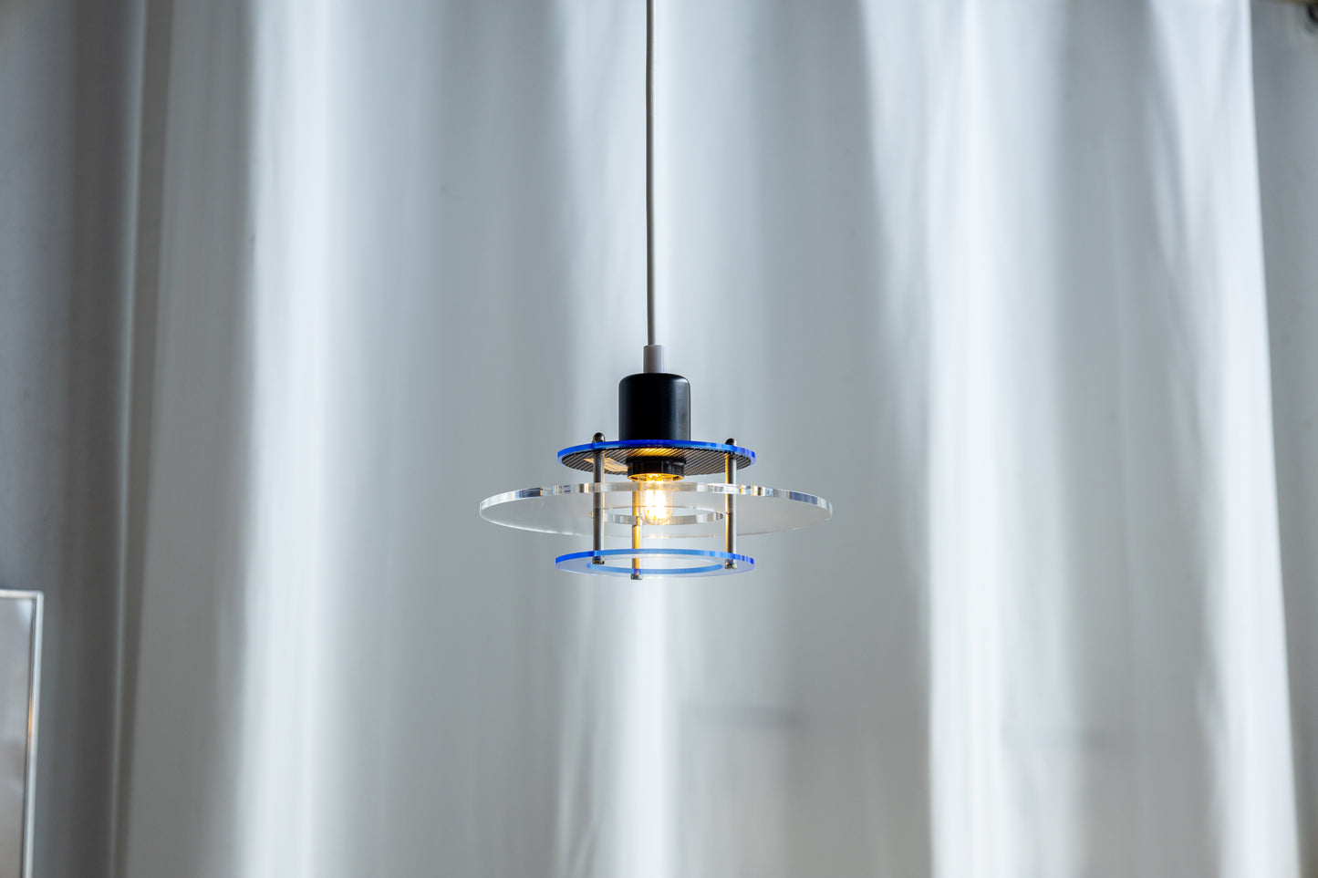 Design Light A/S｜Space Age 壓克力吊燈 OLDANMARK