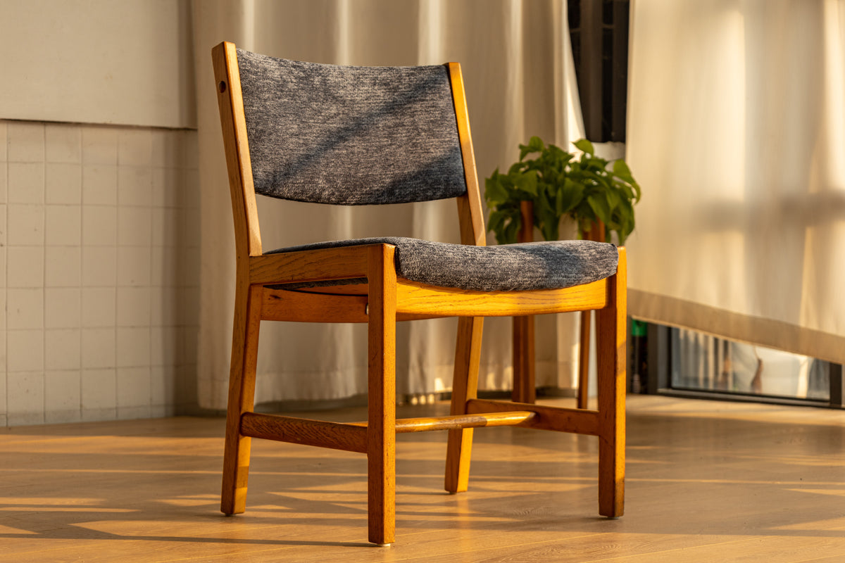 丹麥 Hans J. Wegner 橡木 綠布 無扶手 軟墊椅 OLDANMARK