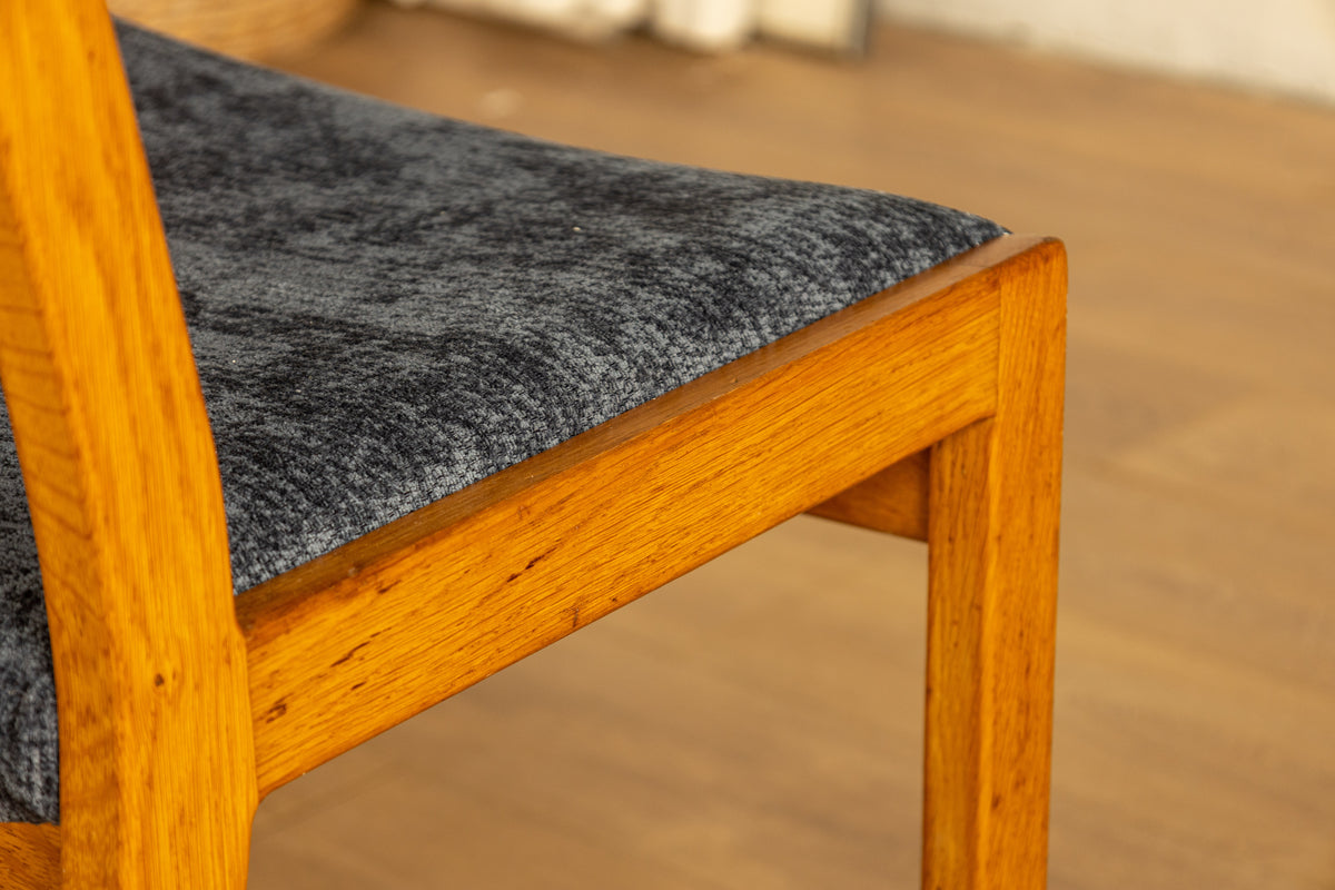 丹麥 Hans J. Wegner 橡木 綠布 無扶手 軟墊椅 OLDANMARK