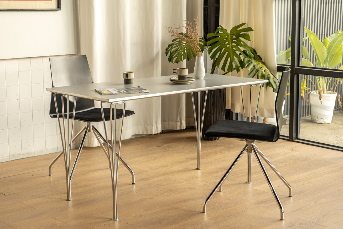 Fritz Hansen 經典餐桌 #淺灰 OLDANMARK