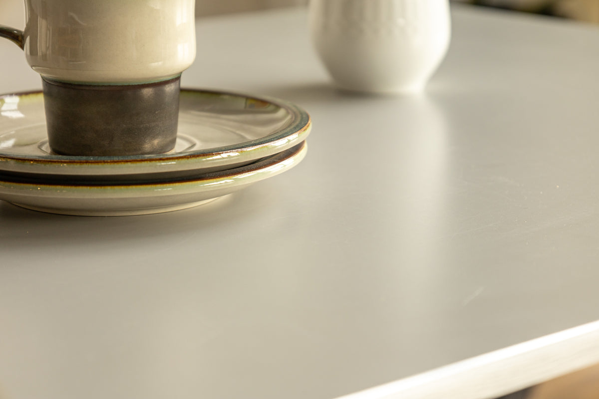 Fritz Hansen 經典餐桌 #淺灰 OLDANMARK