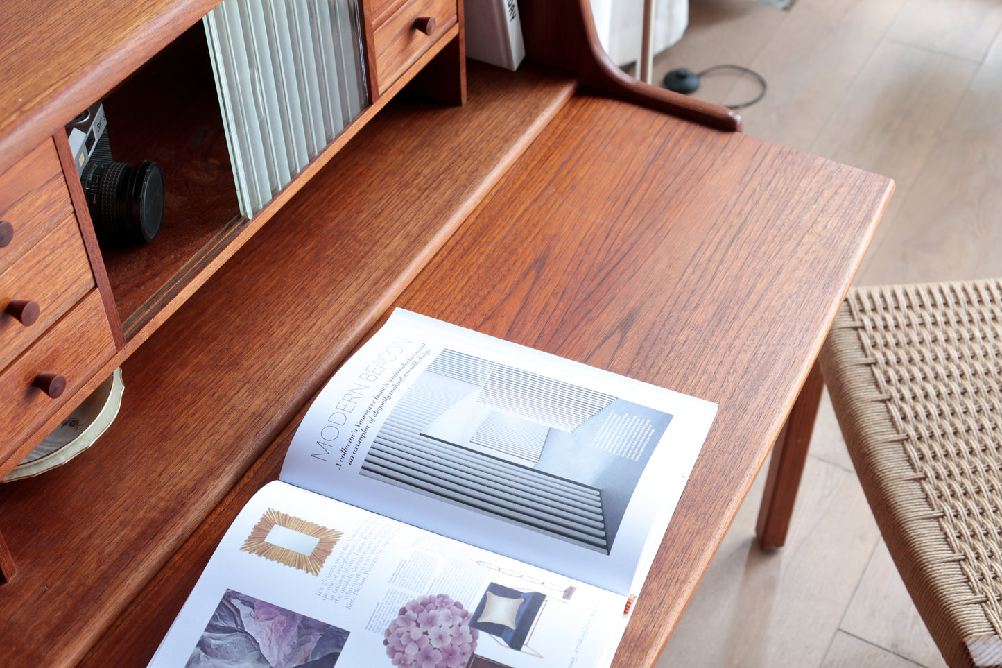 丹麥 柚木 長虹玻璃 復古 寫字櫃 OLDANMARK