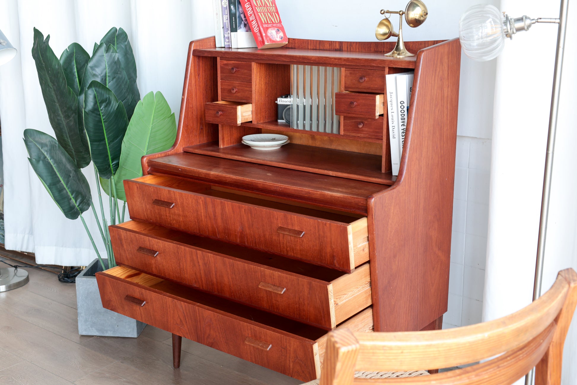 丹麥 柚木 長虹玻璃 復古 寫字櫃 OLDANMARK