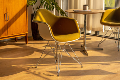 Charles & Ray Eames DAR Armchair OLDANMARK