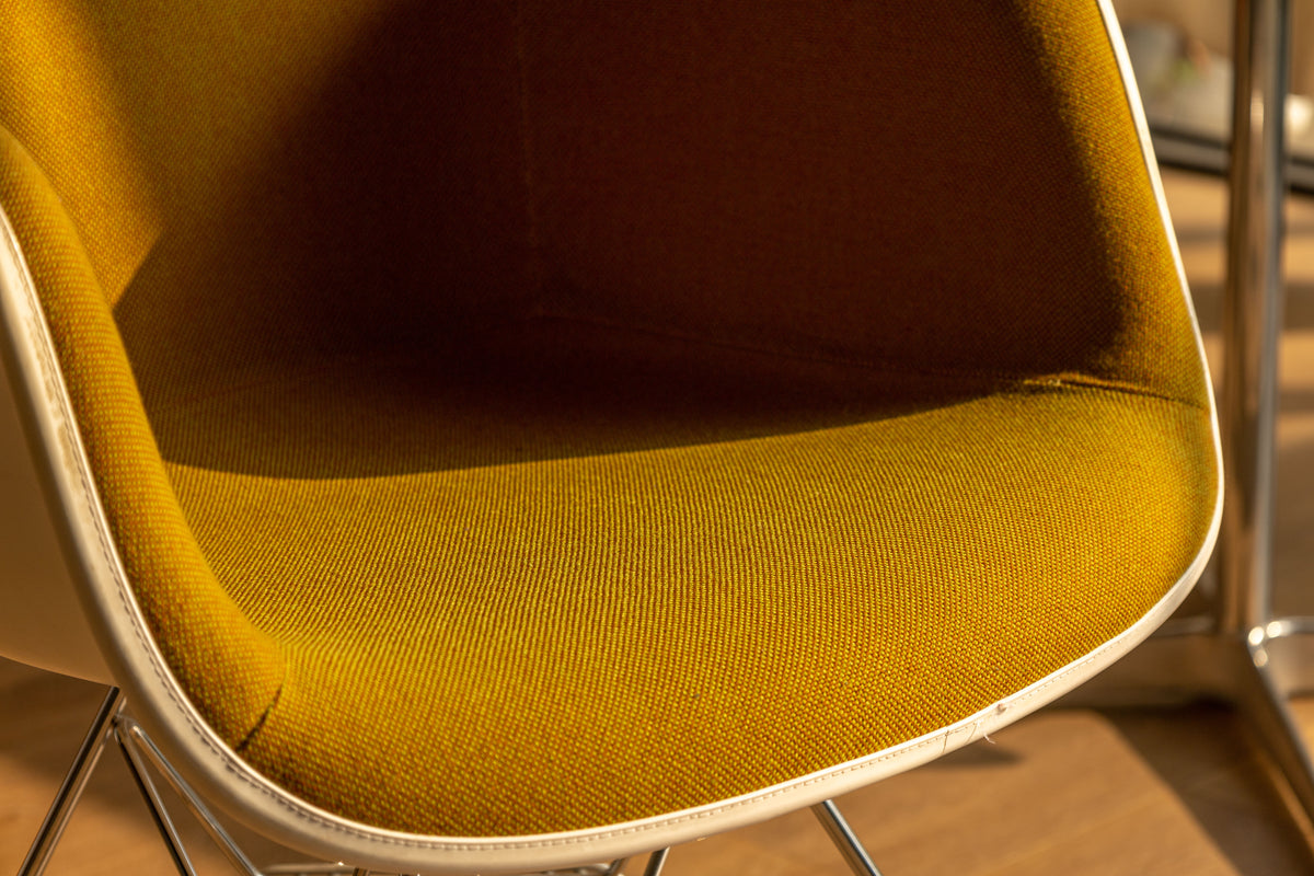 Charles & Ray Eames DAR Armchair OLDANMARK