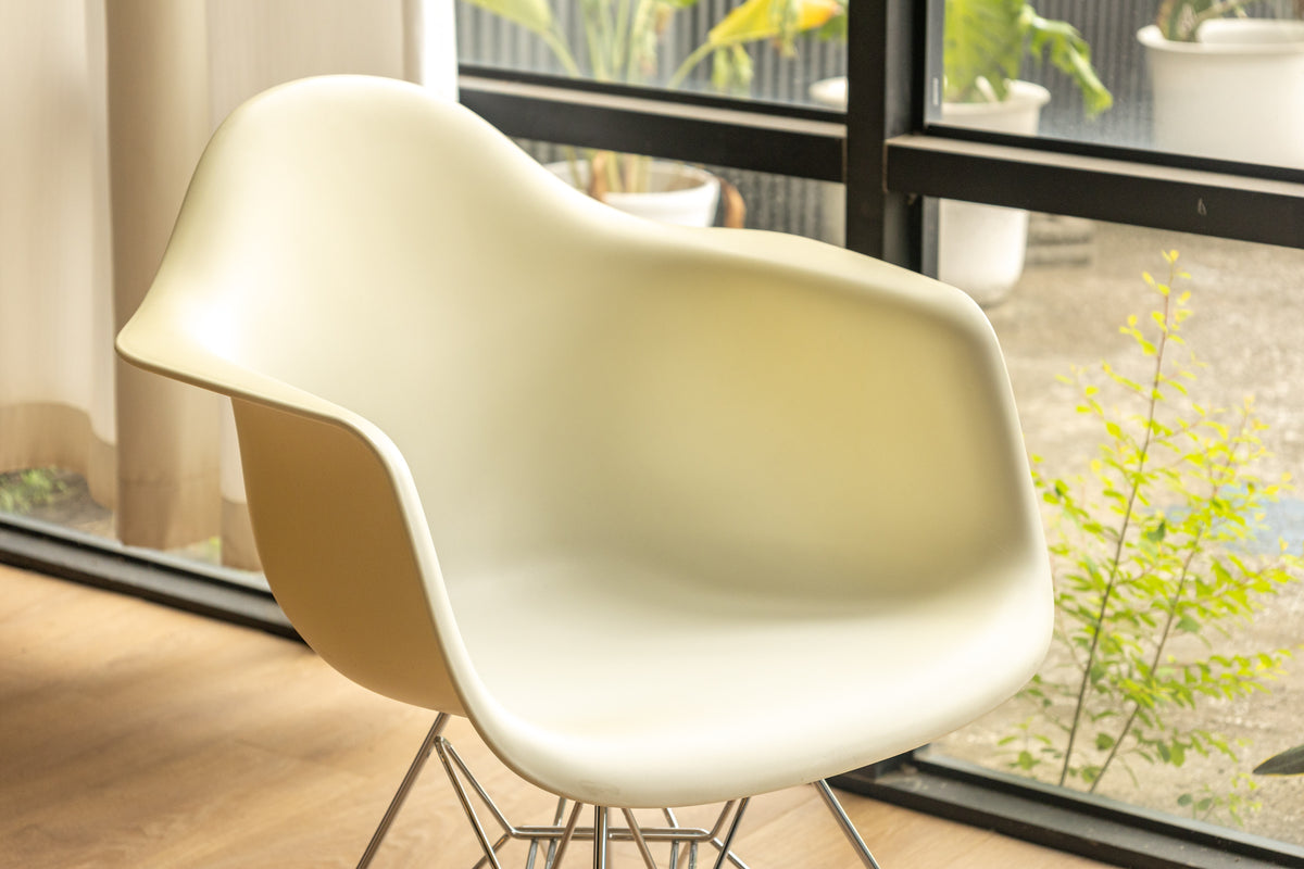 Charles & Ray Eames DAR Armchair #純白 OLDANMARK