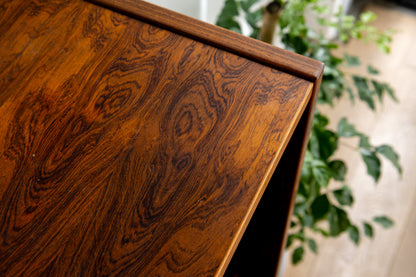 丹麥 柚木 典雅 半開放 展示櫃 (副本) OLDANMARK