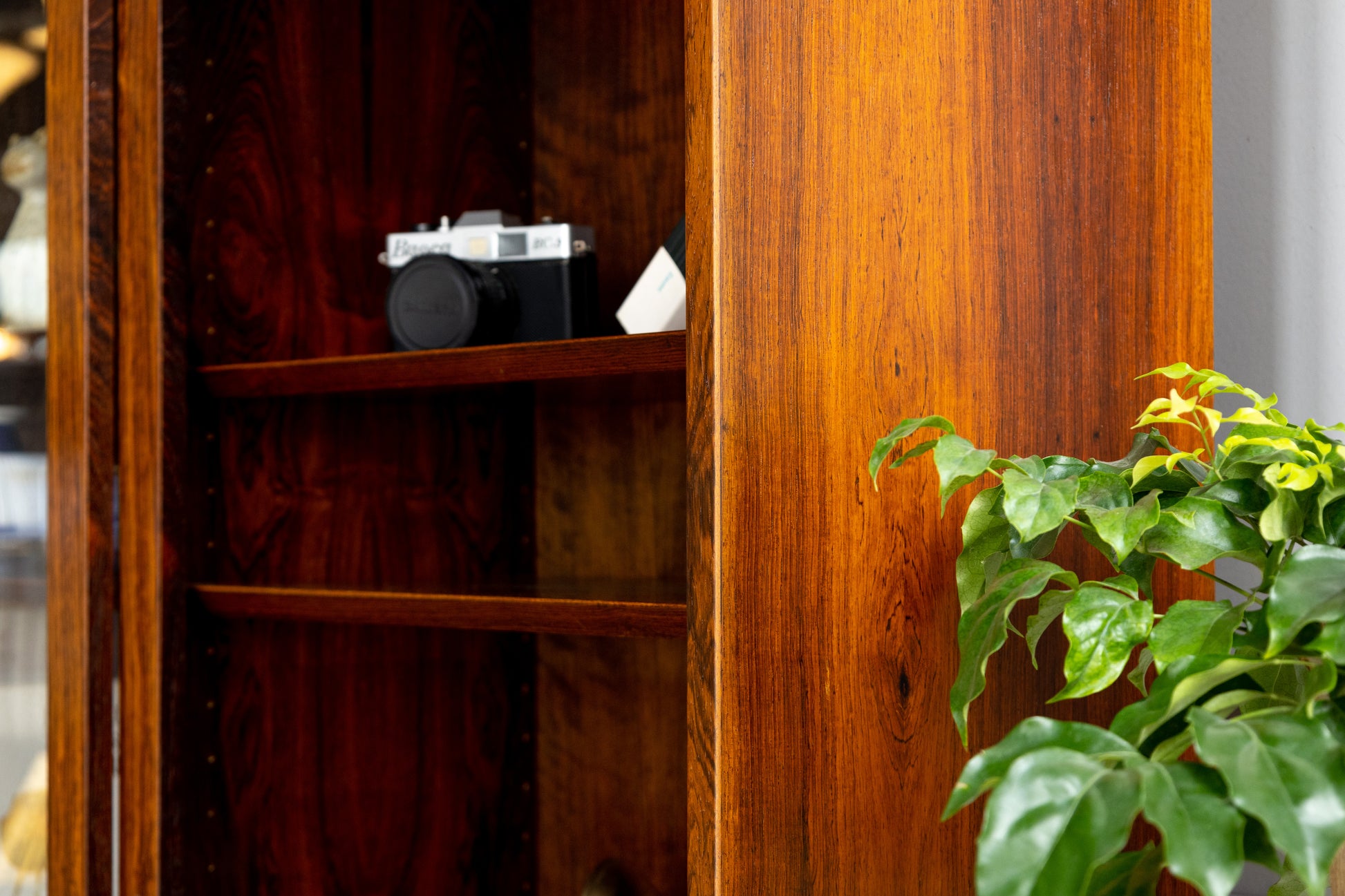 丹麥 柚木 典雅 半開放 展示櫃 (副本) OLDANMARK