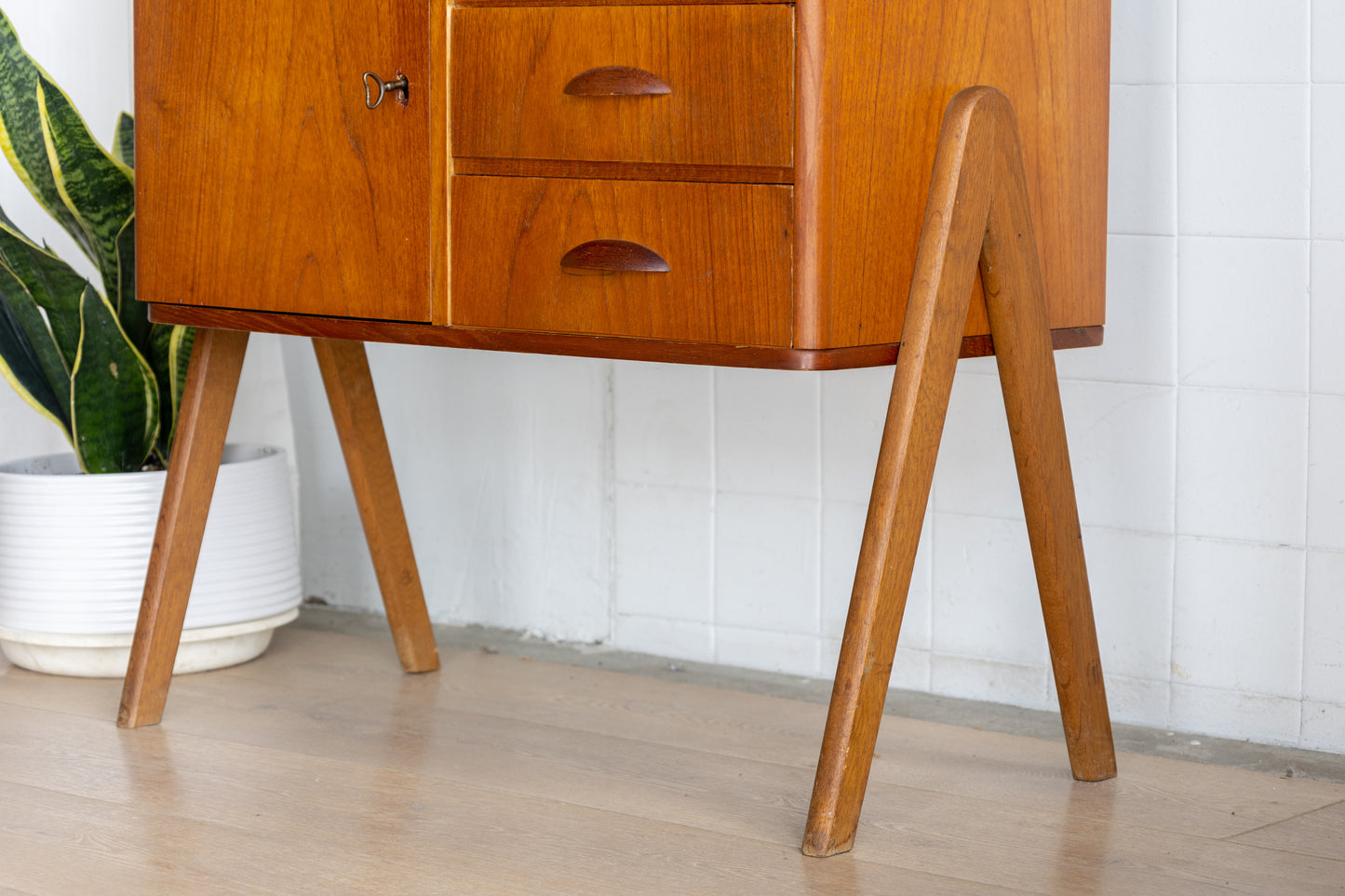 丹麥 柚木 A字腳 三抽 單門 邊櫃 OLDANMARK